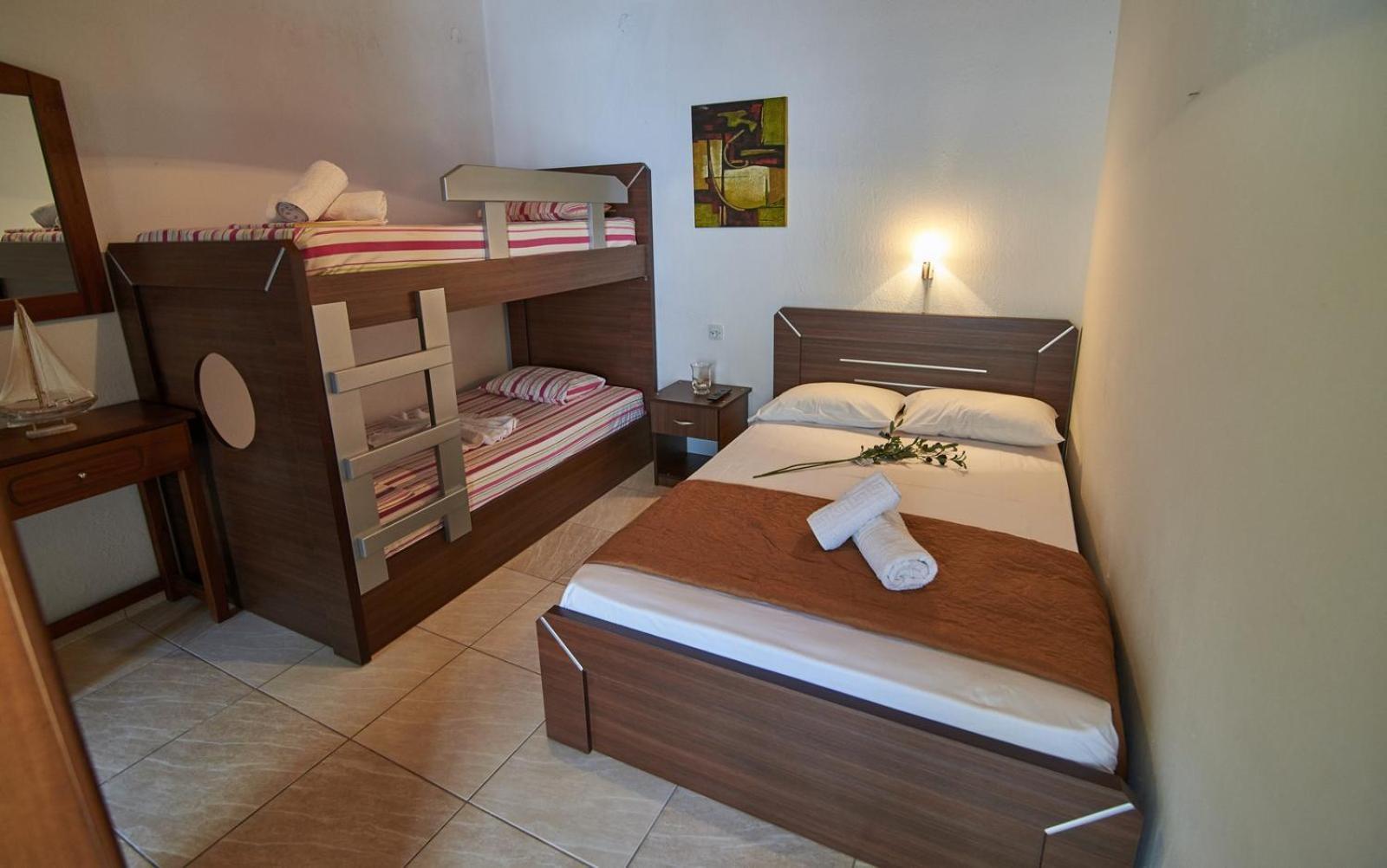 Dimste Studios Skala Sikias Luaran gambar